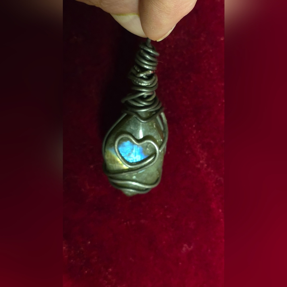 Wire Wrapped Stone Labradorite Pendant Necklace - Picture 4 of 10